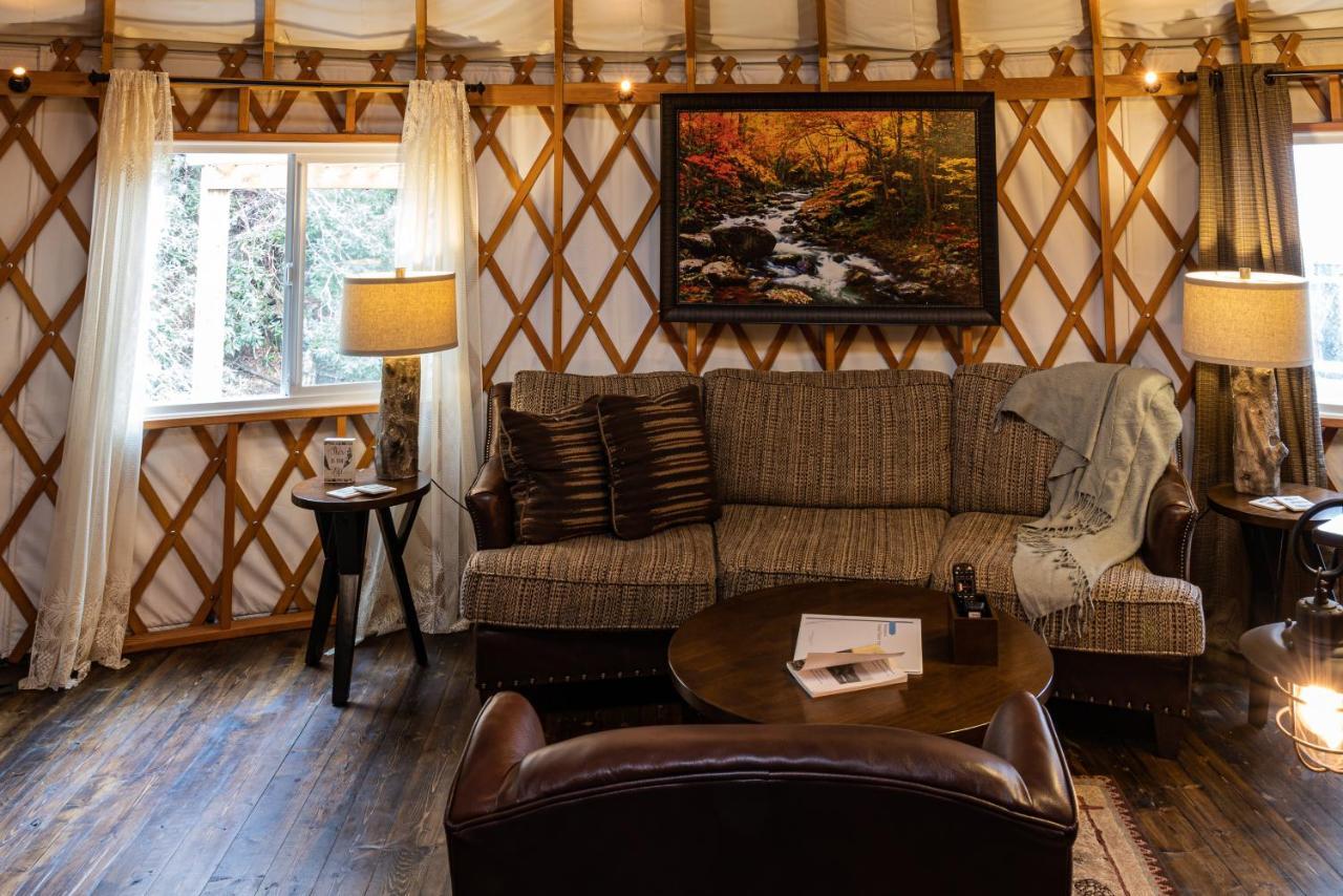 Staynantahala - Smoky Mountain Cabins And Luxury Yurts Topton Exterior photo